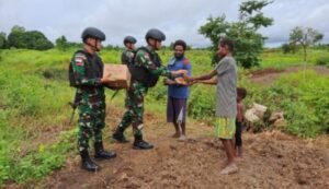 Satgas Yonif 125/SMB Semakin Gencar Memberi Bantuan Meski di Akhir Masa Penugasan