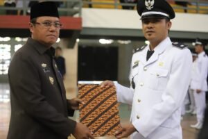 71 Peratin dan 830 LHP Lingkungan Lampung Barat Resmi Dilantik Pj Bupati Nukman.