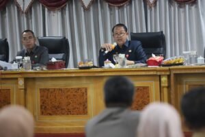 Pj Sekretaris Daerah (Sekda) Drs. Adi Utama Mengajak Seluruh Stakeholder Menyukseskan Pekan Imunisasi Nasional (PIN) Polio dan Percepatan Penanganan Tuberkulosis.