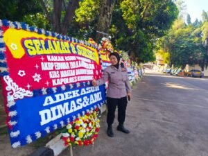 Bentuk Kecintaan Masyarakat Terhadap Polri, Ratusan Karangan Bunga Warnain Pisah Sambut Kapolres Purwakarta