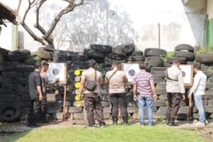 Asah Kemampuan Personel, Polres Kediri Adakan Latihan Menembak