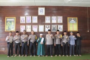 Kapolres Langkat Silaturahmi ke Tuan Guru Besilam Babusalam