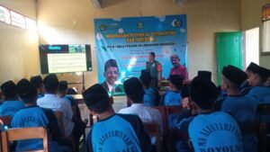 Babinsa Andong Bekali Materi Bela Negara Siswa Sekolah