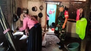 Cegah DBD, Babinsa Ajak Warga Berantas Sarang Nyamuk