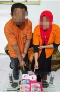 Pasangan Suami Istri Jadi Pengedar Narkoba , 26 Paket Sabu Sabu Di Amankan Polisi .