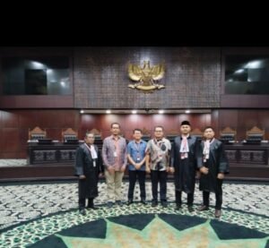 Uji Materil Pasal 7 Ayat 2 Undang Undang Tentang Pilkada