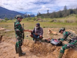 TNI Task Forces Helped With Packages Of Basic Necessities And Health Services Were Welcomed Happily By Agiyome Residents