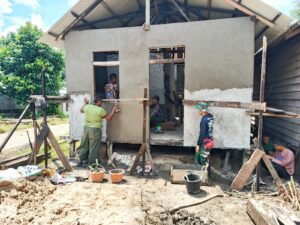 Hari Ke 7 Pengerjaan RTLH, Satgas TMMD Ke-121 Kodim 1210/Landak Capai 40 Persen