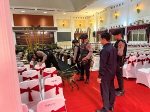 Jelang Pelantikan DPRD, Polres Purwakarta Lakukan Sterilisasi Gedung