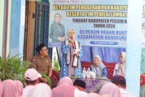 Ketua TP PKK Pesisir Barat Membuka Kegiatan Lomba Pekon Sehat di Balai Pekon Sumber Agung dan Pekon Pagar Bukit