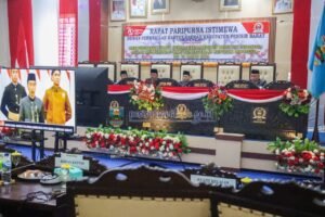 Bupati Di Dampingi Wakil Bupati Pesisir Barat Menghadiri Rapat Paripurna Istimewa Mendengarkan Pidato Kenegaraan Presiden