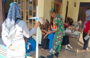 Peduli Generasi Penerus Bangsa, Sertu Sunaryo Dampingi Posyandu Balita Di Desa Tingal