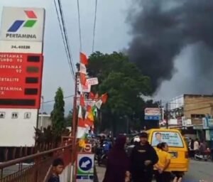 Terjadi Kebakaran Di SPBU Gandok Sindang Kerta Akibat Terlalu Bebas Pihak Mafia BBM Bersubsidi Beli Pakai Jeliken