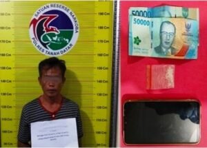 Sat Res Narkoba Polres Tanah Datar Berhasil Mengamankan Seorang Warga Lima Kaum .