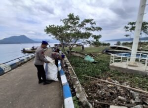 Perangi Sampah, Satpolairud Polres Purwakarta Konsisten Lakukan Ini