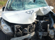 Akibat Adu Banteng, Kedua Kendaraan Remuk Parah, dan Pengguna Sepeda Motor Terkapar