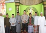 Melalui Sholat Jumat Berjamaah, Kapolres Jalin Silaturahmi Bersama Warga Tanjung Pura