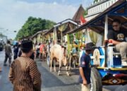 Polres Kediri Lakukan Pengamanan Parade Cikar Peringatan HUT RI ke-79 di Ngasem