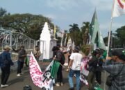 HMI MPO Kabupaten Serang Menggelar aksi diDepan Kantor Pemerintahan Kabupaten Serang