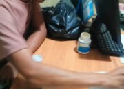 Warga Dan Aparatur Desa Setialaksana Grebek Toko Berkedok Kosmetik, diDuga Menjual Obat Terlarang