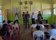 Satgas Yonarmed 11 Kostrad dan Puskesmas Binter Cegah Cacingan di SDN 06 Lumbis Hulu