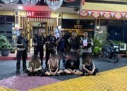 Tim Patroli Perintis Presisi Polres Metro Jakarta Barat Amankan 4 Remaja Di TPU Sukabumi Selatan, Sajam Hingga Air Keras Di Sita