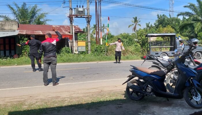 Quick Respon Brimob Kompi 2 Batalyon B Pelopor Evakuasi Laka di Desa Aramiyah Kec, Birem Bayeun Kab, Aceh Timur