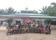 Satgas Pamtas Yonarmed 11 Kostrad dan Warga Gotong Royong Bersihkan Masjid Al Ikhlas di Sebatik Tengah