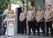 Kapolres Kediri Kota Serahkan Personel Walpri Untuk Calon Walikota dan Wakil Walikota, Ketua KPU Serta Ketua Bawaslu Kota Kediri
