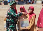 Dansatgas TMMD ke 122 Kodim 0809/Kediri Berikan Paket Sembako Bagi Masyarakat