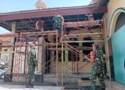 Semangat, Babinsa Karangmalang Bantu Pembangunan Masjid