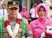 Tradisi Adat Dan Pedang PoraMenyambut Kapolres Baru Kabupaten Ketapang.