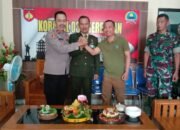 Ucapkan Selamat HUT Ke – 79 TNI Kapolsek dan Camat Serengan Datangi Koramil 03/Serengan.