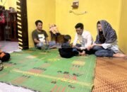 Ketua DPRD Pesisir Barat diDampingi Sang Istri Mengunjungi Dua Balita Yang Mengalami Stunting diDua Tempat.