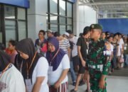Satgas Pamtas Yonarmed 11 Kostrad Bersama BP3MI Kaltara Kawal Deportasi 70 PMI di Pelabuhan Tunon Taka
