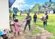 Patroli Habema Bagi Sembako Kepada Warga Susumuk