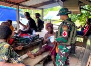 Menjaga Kesehatan Warga Perbatasan, Satgas Yonif 131/BRS Berikan Layanan Kesehatan di Kampung Kalibom