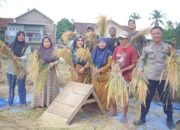 Sambang Bhabinkamtibmas Aipda Anderson Victori Dalam Rangka Ketahanan Pangan di Desa Sukaraja Gedung Tataan