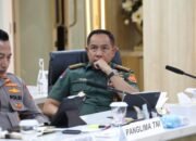 Panglima TNI Hadiri Video Conference Bersama Presiden RI terkait Penanggulangan Bencana di NTT