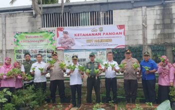 Kapolsek Ciledug Polres Metro Tangerang Kota, Turun Langsung Cek Lokasi Ketahanan Pangan di KWT Blimbing, Dukung Program Asta Cita Presiden RI