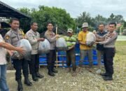 Polsek Padang Tualang Dukung Ketahanan Pangan, Berikan Kolam Ikan Dan Bibit Ikan Lele Ke Warga