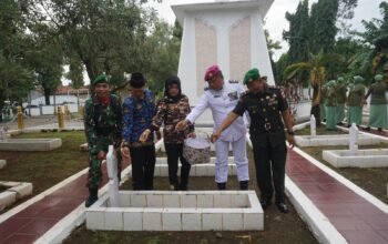 Sambut Hari Juang TNI AD, Kodim 0736/Batang Ziarah Rombongan dan Tabur Bunga di TMP Kadilanggu