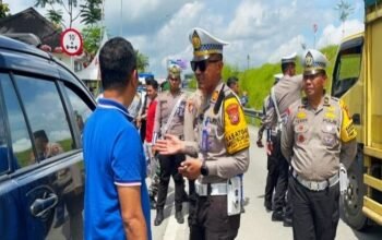 Satlantas Polres Kampar Gelar Ramp Check dan Rikes di Gerbang Tol Sungai Pinang .