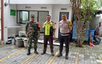 Upaya Tingkatkan Kenyamanan Lingkungan Kerja, Babinsa Kratonan Sambangi Security