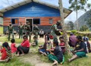 WARGA GELEGI SUKACITA MENERIMA MAKAN SIANG GRATIS HABEMA