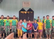 Satgas Pamtas Yonarmed 11 Kostrad Laksanakan Karya Bakti di Desa Tau Lumbis Pasca Banjir Bandang