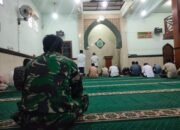 Jalin Silaturahmi, Bati Wanwil Koramil Serengan Shalat Jum’at Di Masjid Al-Hikmah