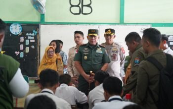 Pangdam Tanjungpura dan Pj. Gubernur Tinjau Pelaksanaan Program Makan Bergizi Gratis