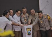 Kapolda Jatim dan Pj.Gubernur Launching Benih Jagung Merk Bhayangkara di Blitar