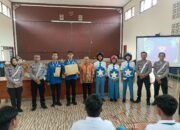 Satlantas Polres Kediri Kota Edukasi Pelajar SMAN 1 Kediri tentang Keselamatan Berlalu Lintas